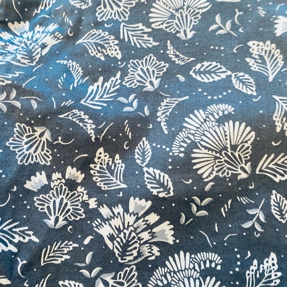 Jachs Girlfriends Blue Floral Patterned Shorts - Picture 5 of 6